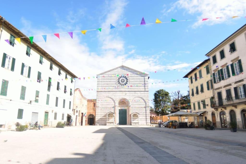 Appartamento La Camera Chiara Lucca Exterior photo